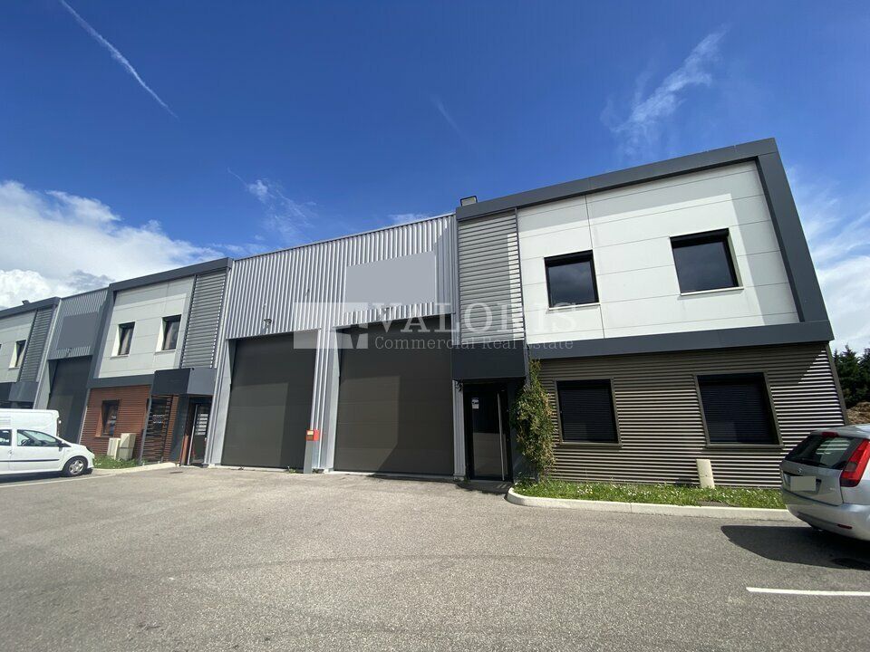 Location local d''activites 335 m² non divisibles