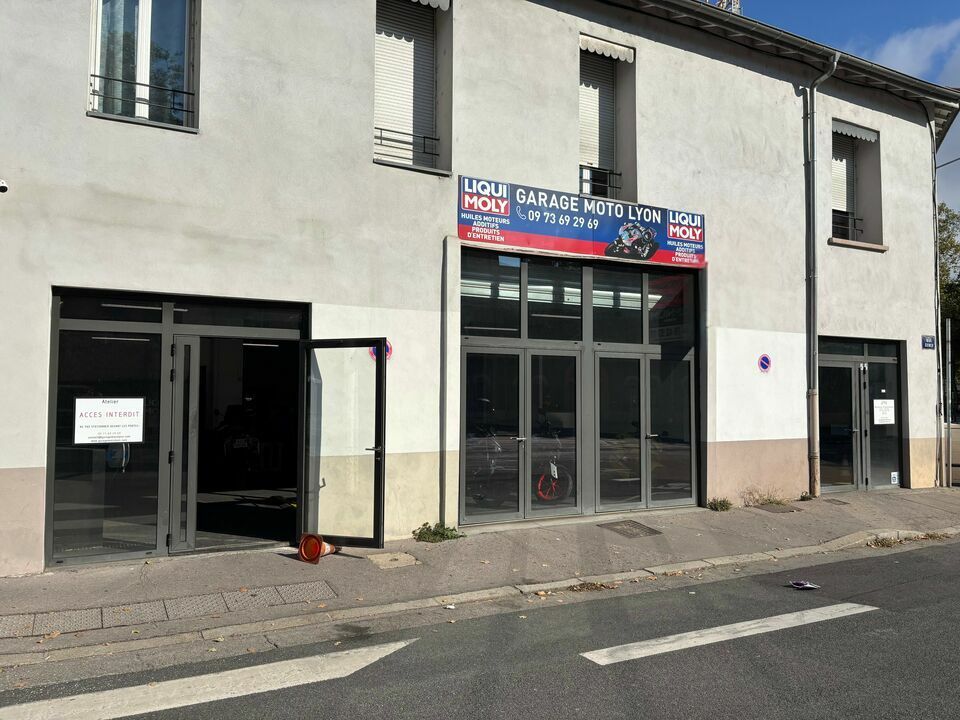 Location local commercial 210 m² non divisibles