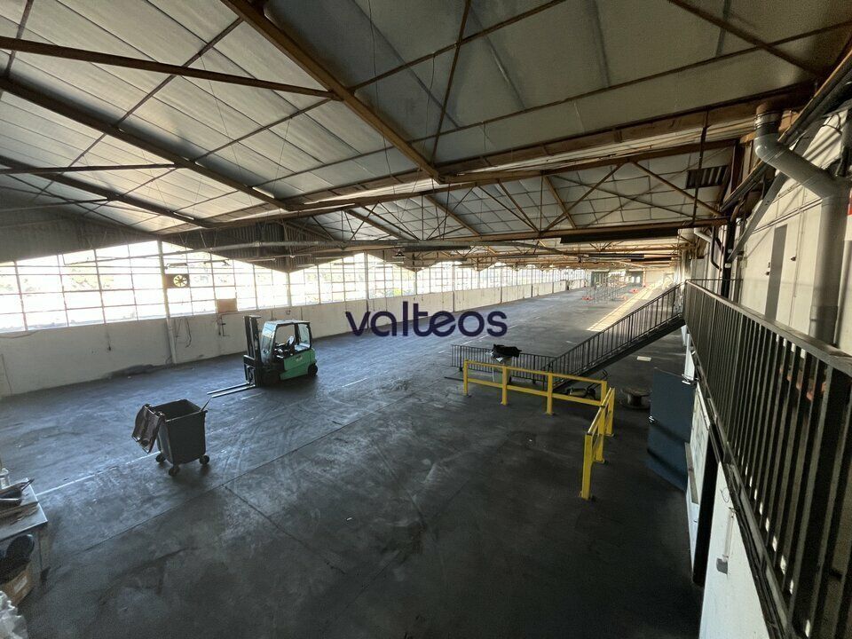 Location local d''activites 2000 m² divisibles à partir de 600 m²