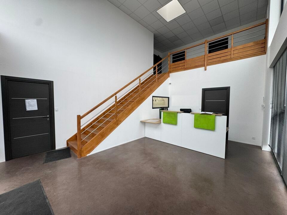 Location local d''activites 1173 m² non divisibles