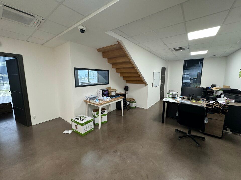 Location activité/entrepôt - 1173 m²