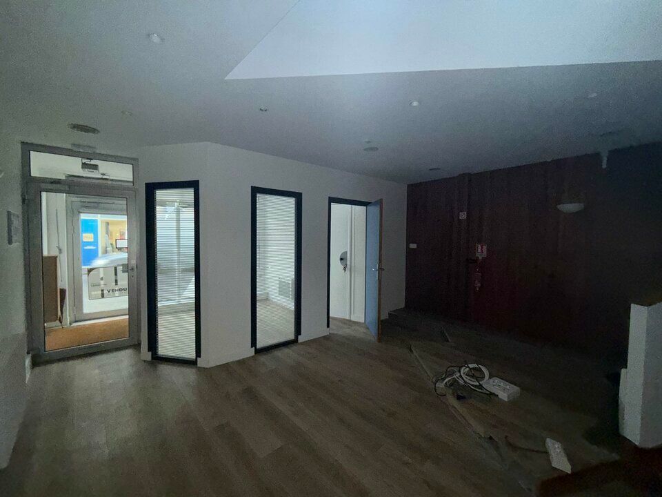 Vente bureaux 100 m² non divisibles
