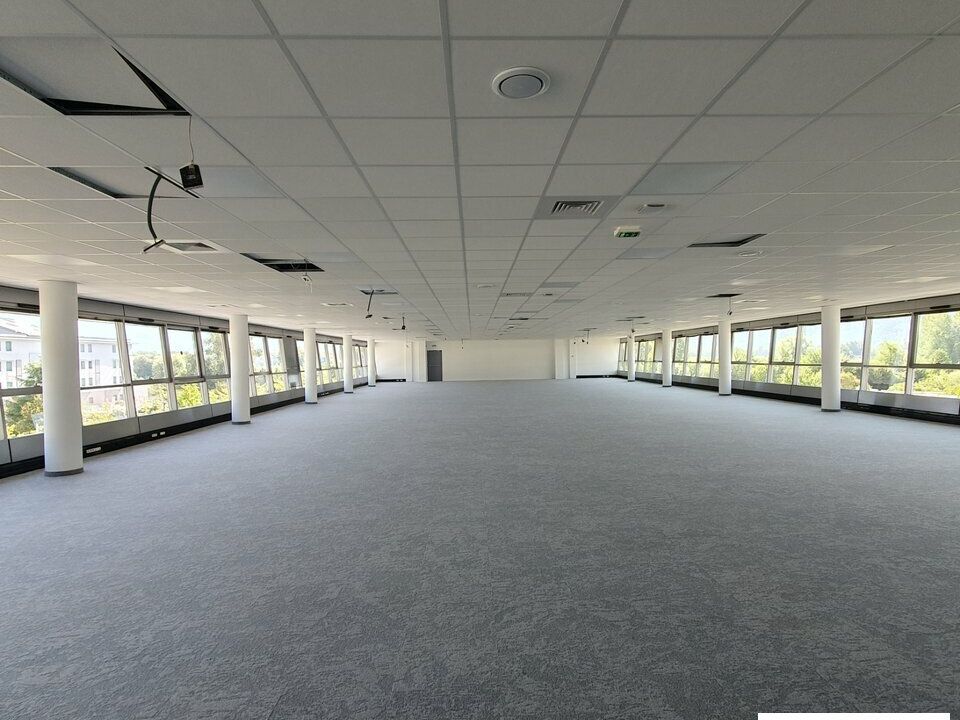 Location bureaux 1882 m² divisibles à partir de 560.36 m²