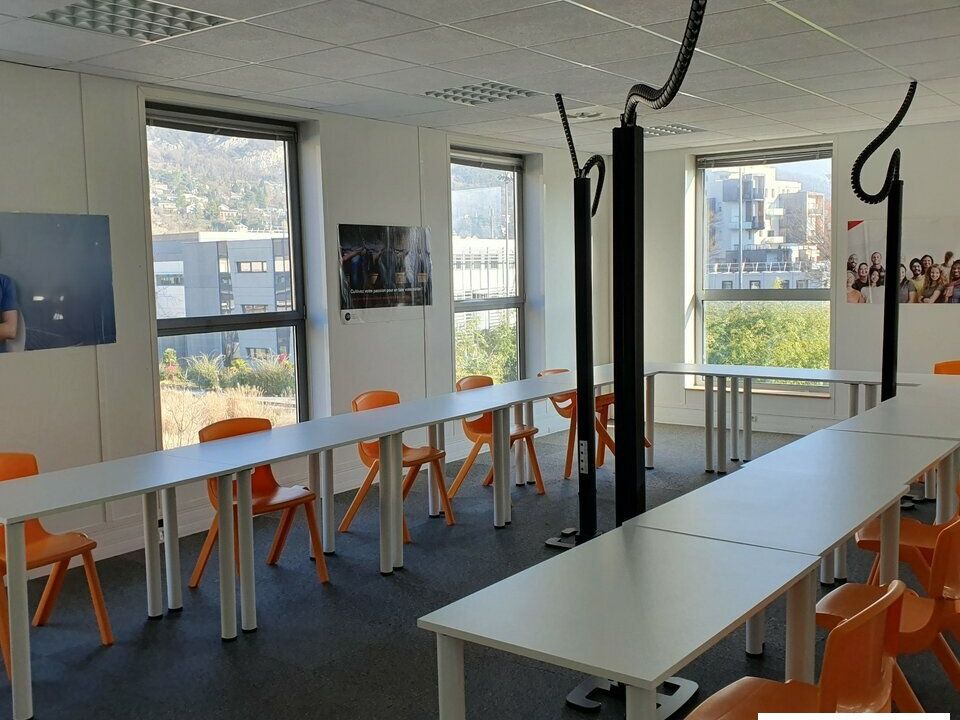 A louer bureaux 241 m² situés à Grenoble Presqu'île