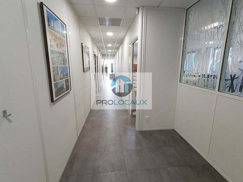 Location bureaux 877 m² divisibles à partir de 398 m²