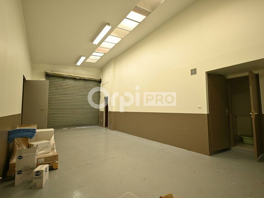 Location local d''activites 369 m² non divisibles