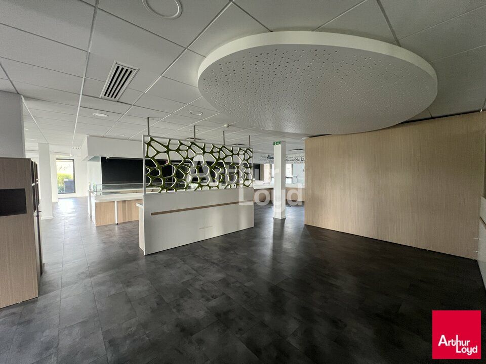 SAINT GREGOIRE - BUREAUX A LOUER - 2 487 M² DIVISIBLES