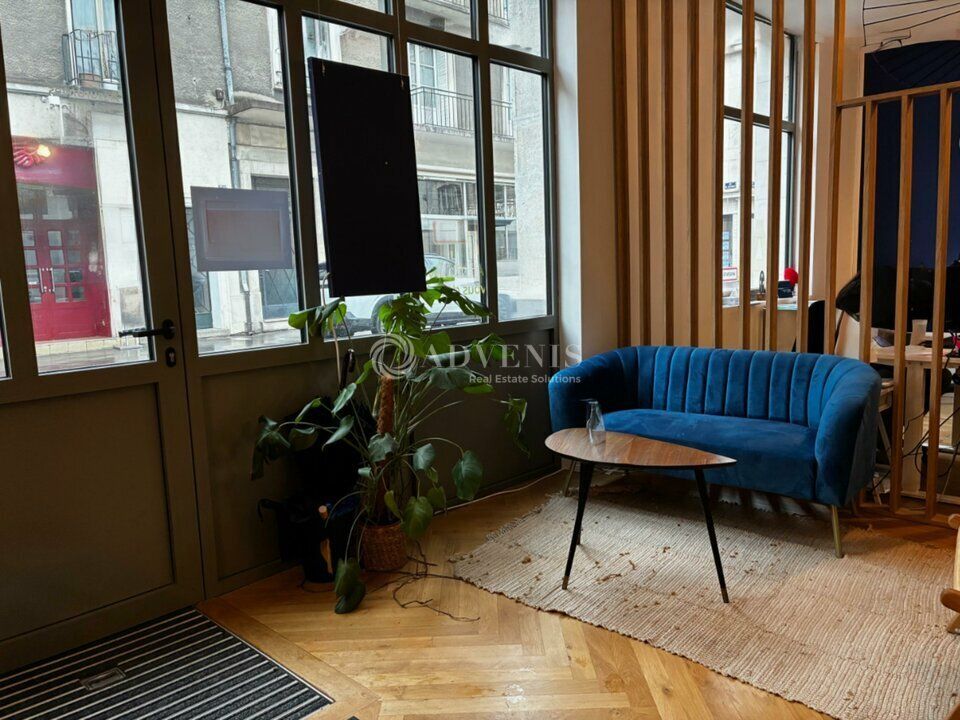 Location local commercial 76.2 m² non divisibles