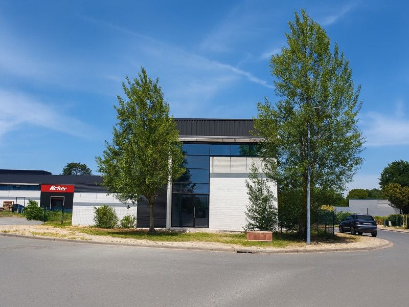 Location entrepot 294 m² non divisibles