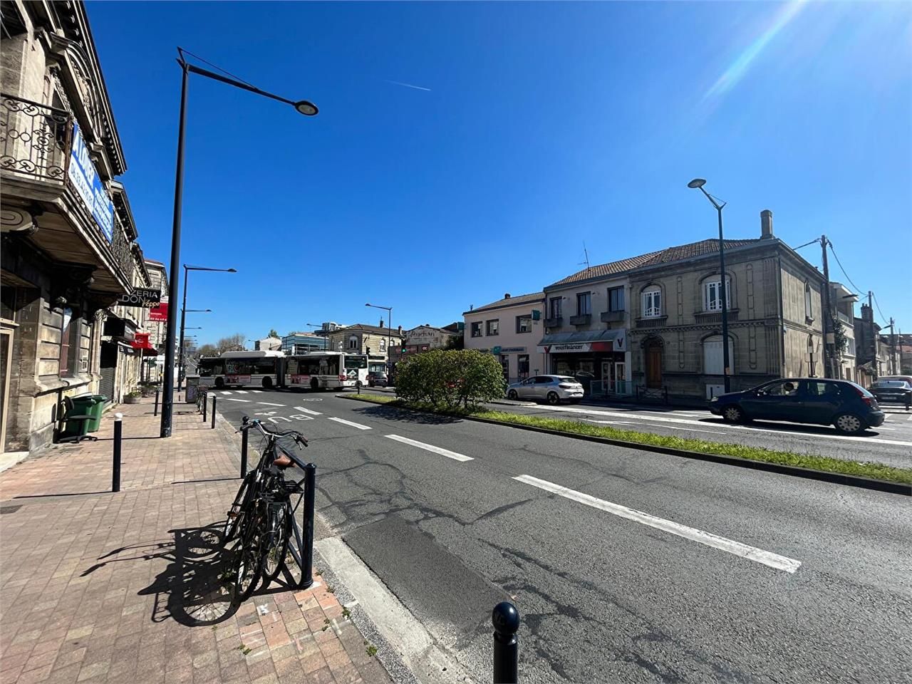 Location local commercial 125 m² non divisibles