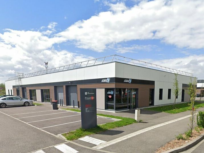 Location local d''activites 458.5 m² divisibles à partir de 96.5 m²