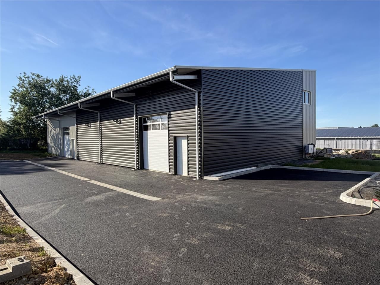 Location local 610 m² à Garidech