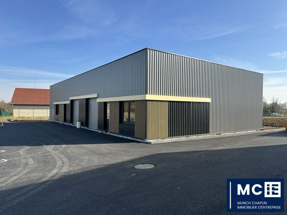 Vente local d''activites 152.6 m² non divisibles