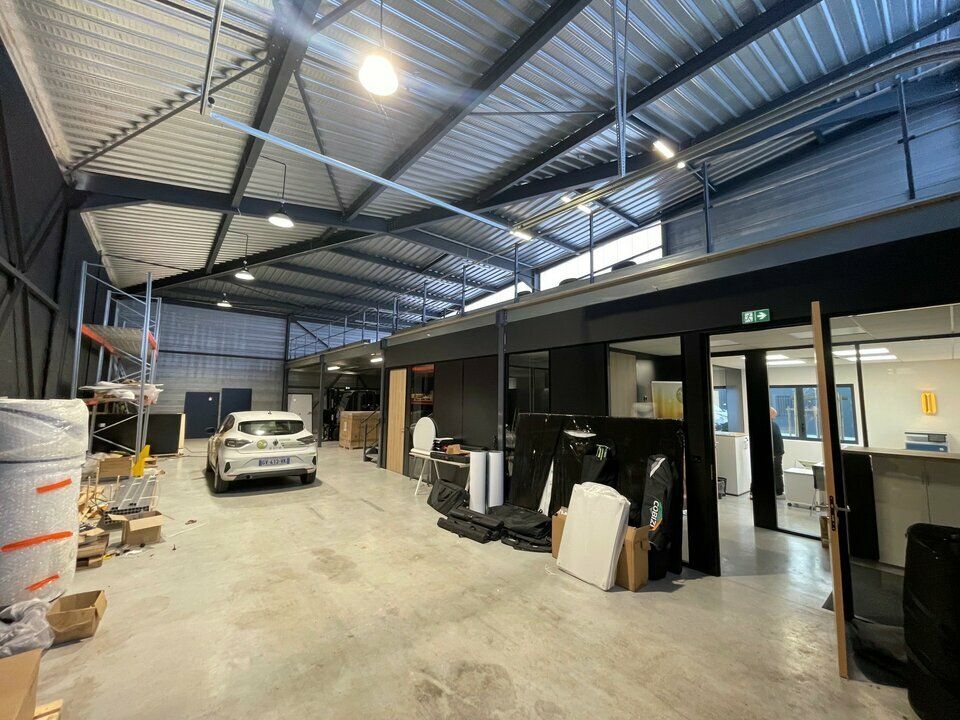 Location local d''activites 370 m² non divisibles