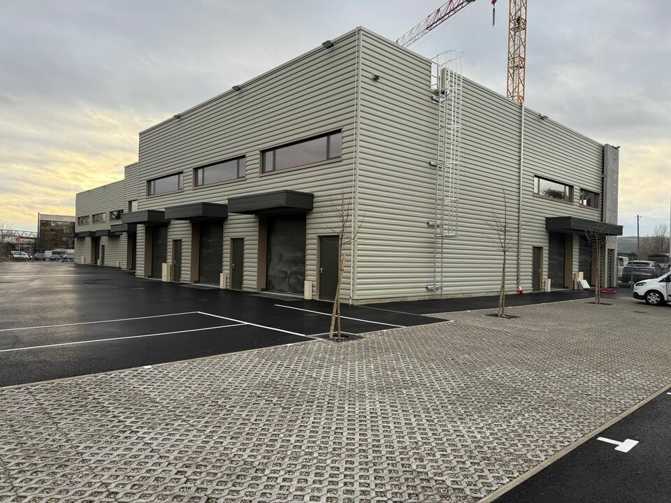 Vente local d''activites 133 m² non divisibles