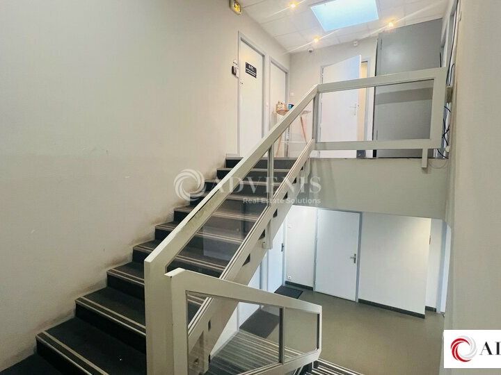 A LOUER - BUREAUX - 200 M²