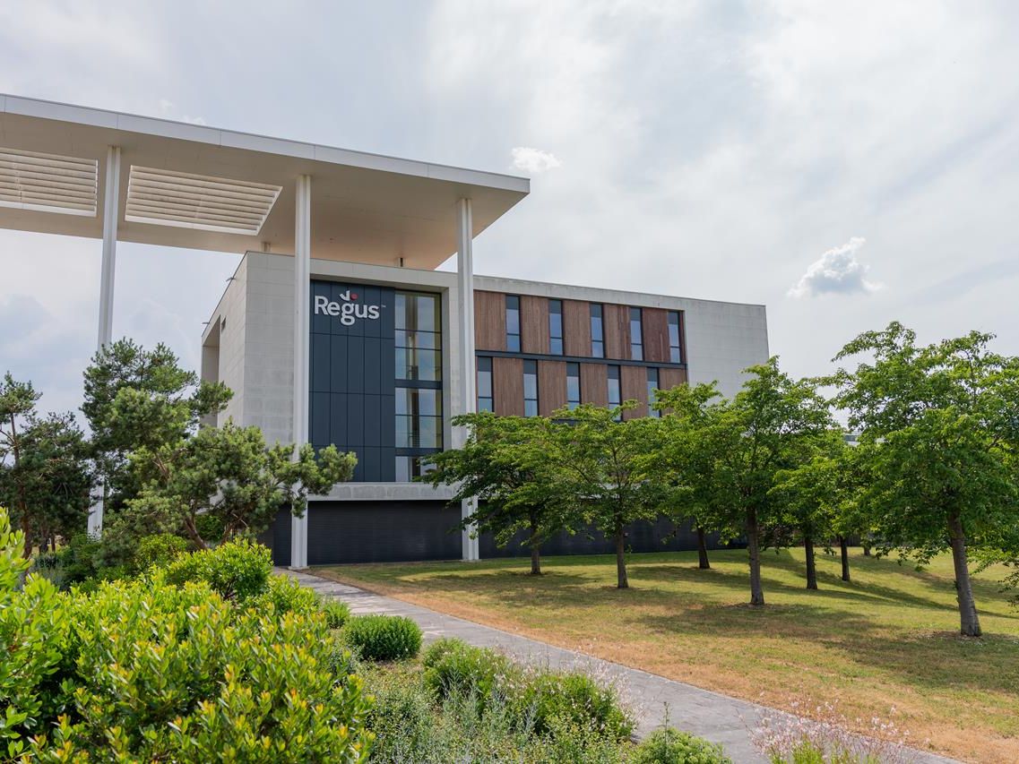 Regus_TechnopoleFuturscope_Frace_Centre6150_ExteriorOffice2