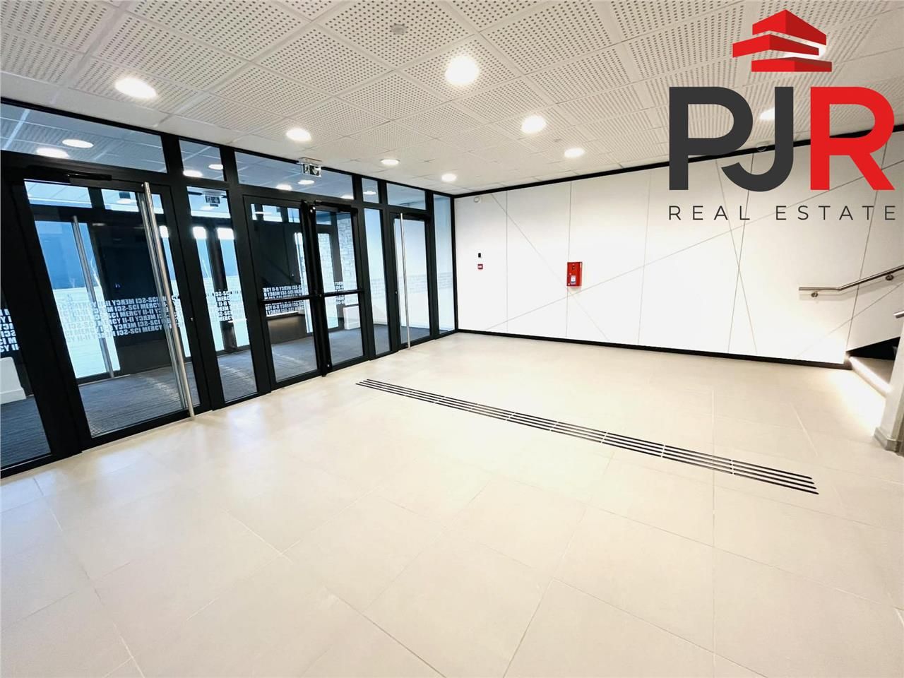 Location bureaux 1600 m² à Bouxières-sous-Froidmont