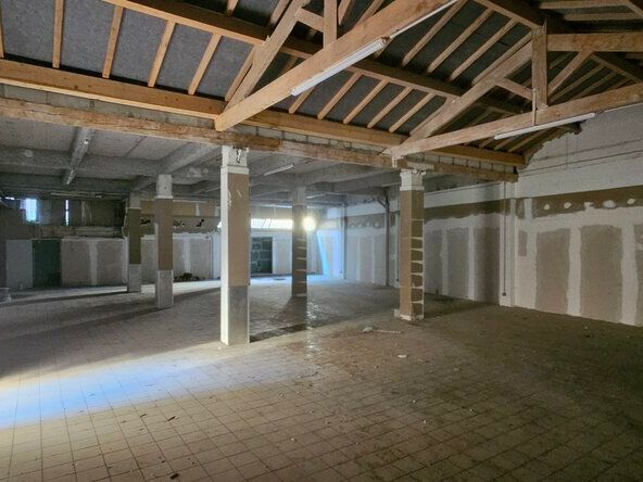 Location local commercial 392 m² non divisibles