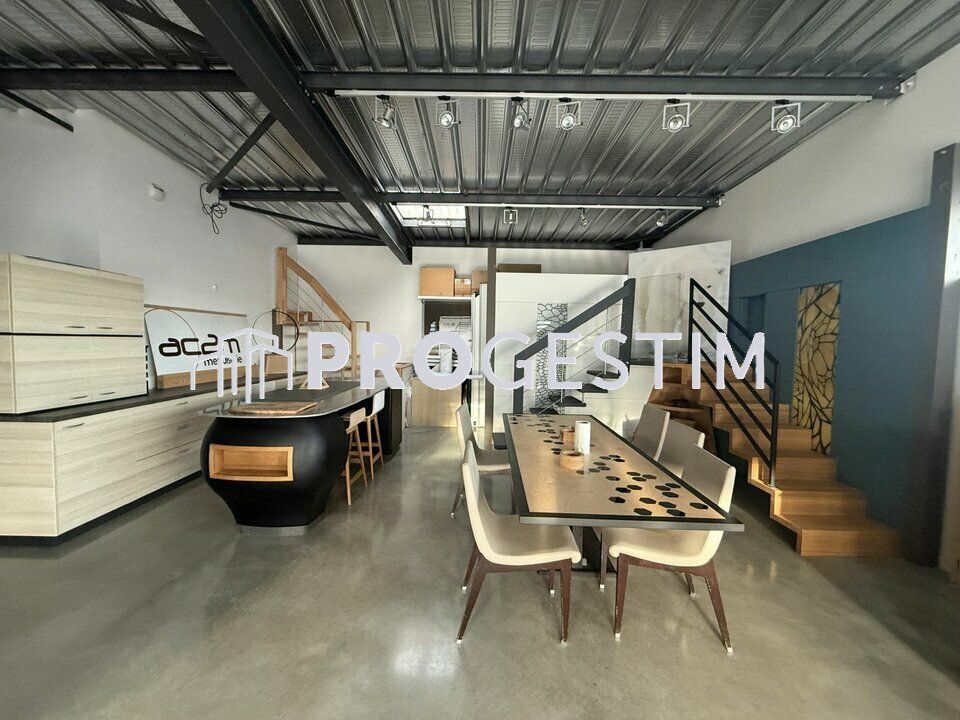 EXCLUSIVITE - LOCAL D'ACTIVITE - 886 m²