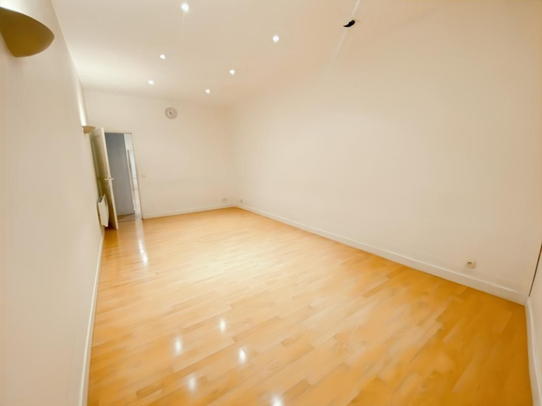 Vente bureaux 133 m² non divisibles