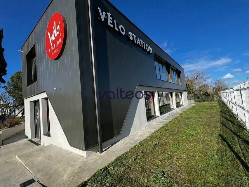 Location local commercial 400 m² non divisibles