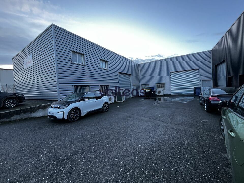 Location local d''activites 400 m² non divisibles