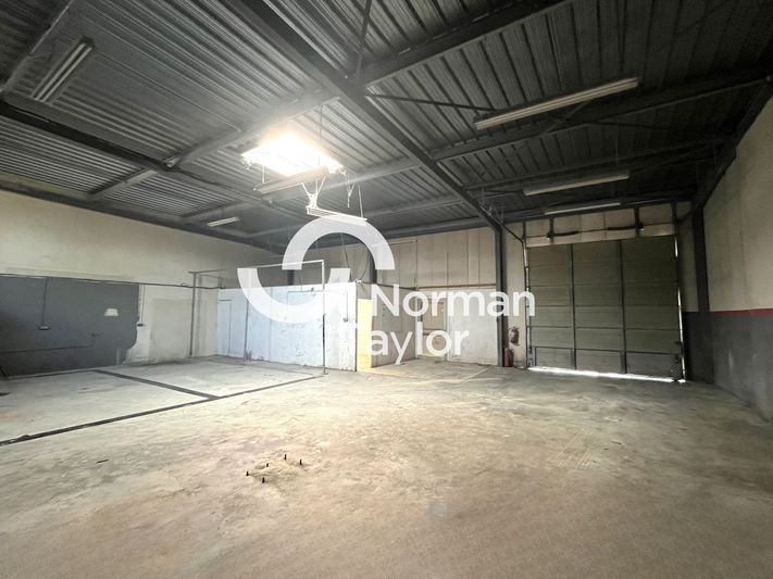 Location local d''activites 192 m² non divisibles