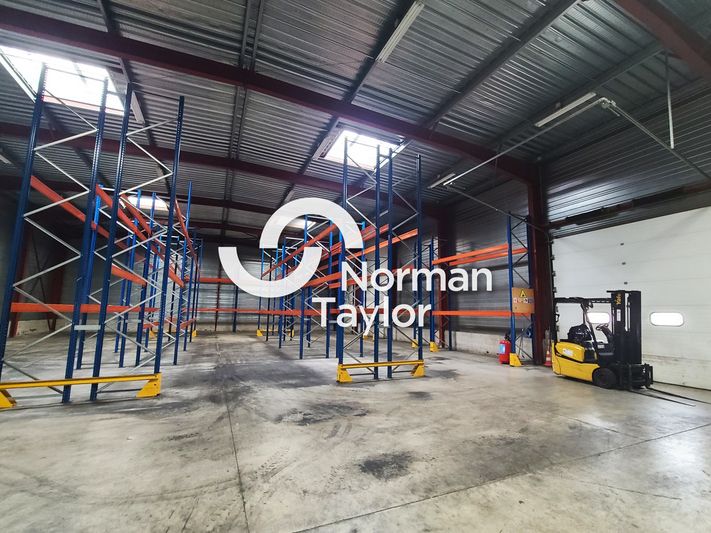 Location local d''activites 1200 m² non divisibles