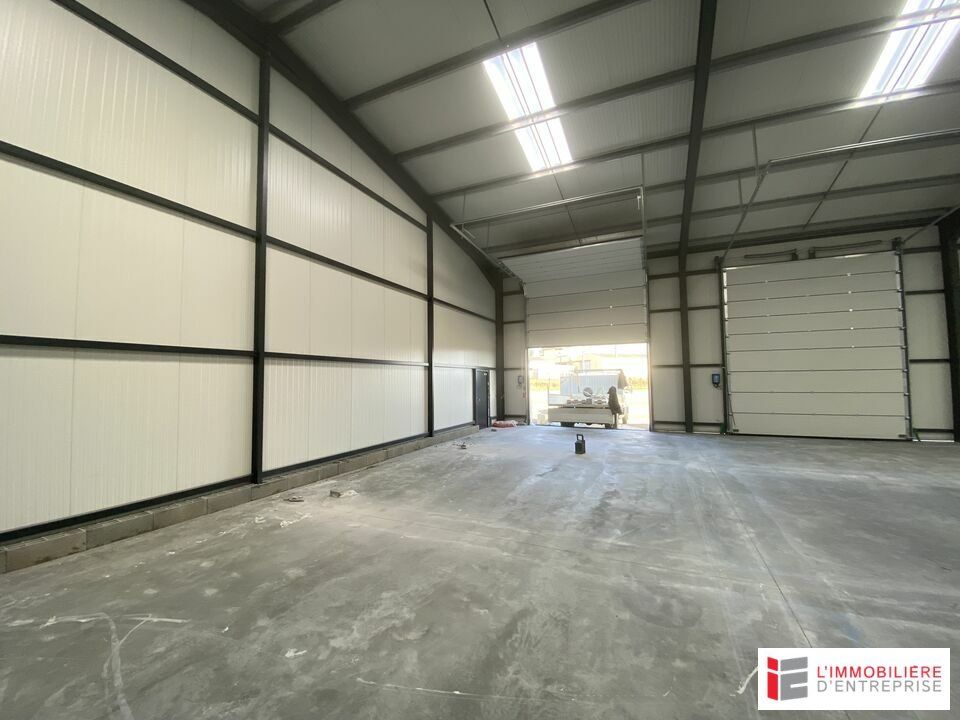 Location local d''activites 250 m² non divisibles