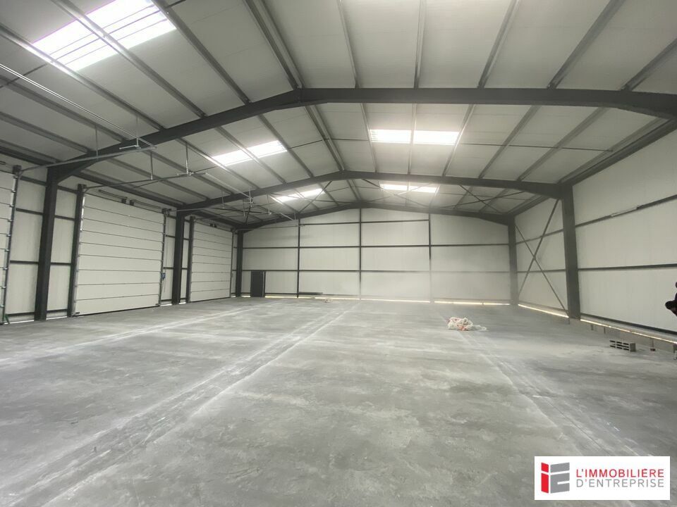 COMBOURG - LOCAL D'ACTIVITE A LOUER - 250 m²