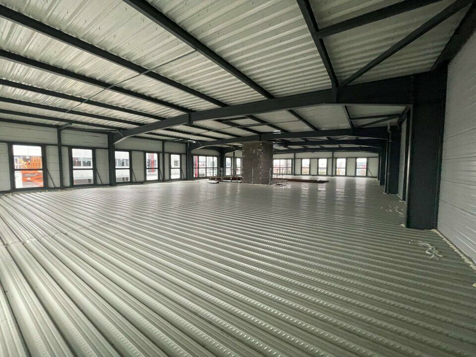 Location local professionnel 998 m² divisibles à partir de 248 m²