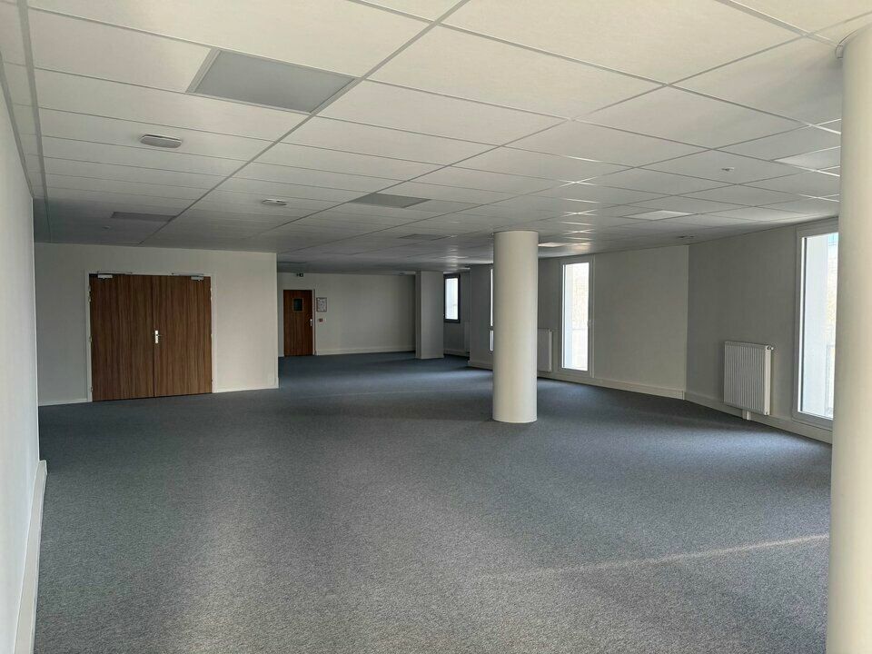 Location bureaux 238.66 m² non divisibles