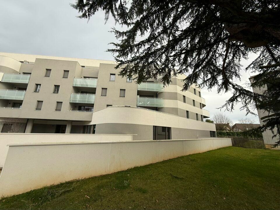 Location bureaux 101.2 m² non divisibles