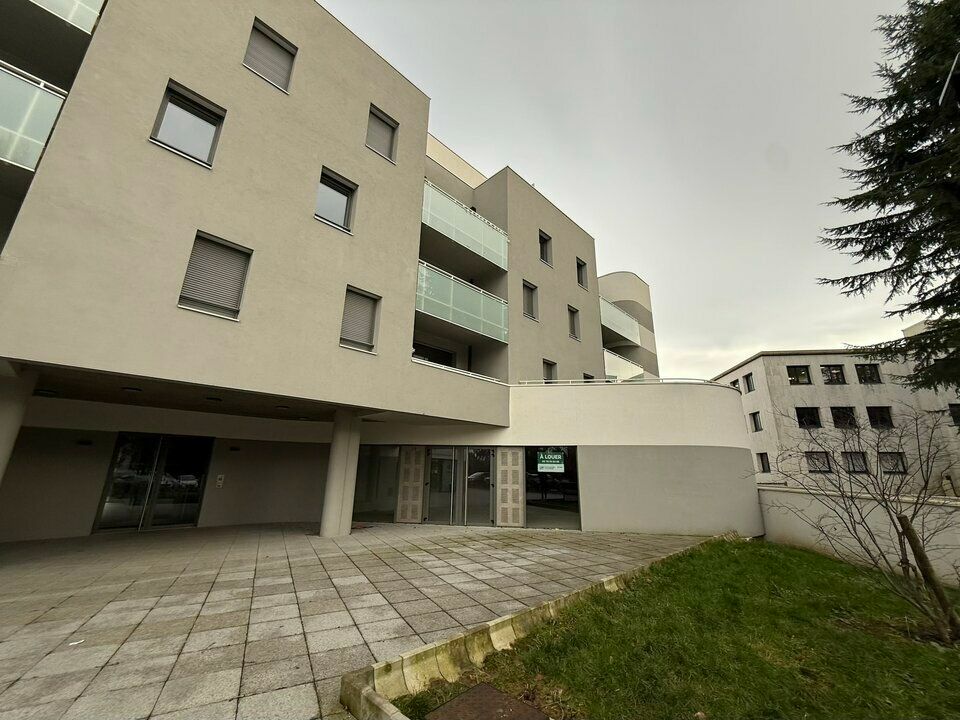 Location local commercial 183.2 m² non divisibles