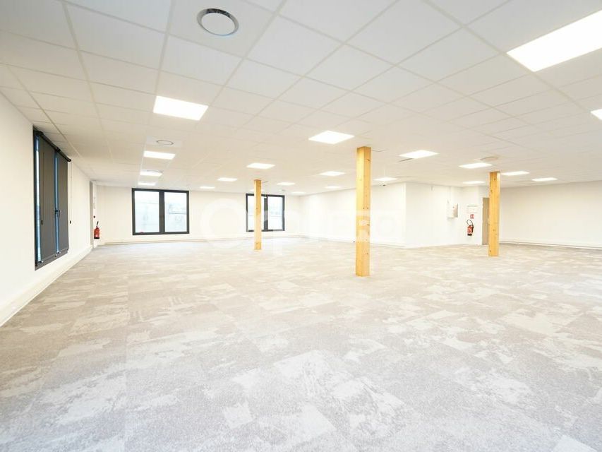 BUREAUX A LOUER - 293 m² - SAINTE FOY LES LYON