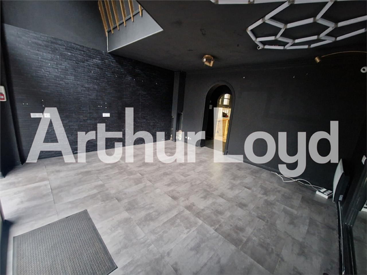 Location local commercial 56.00 m² à CAEN