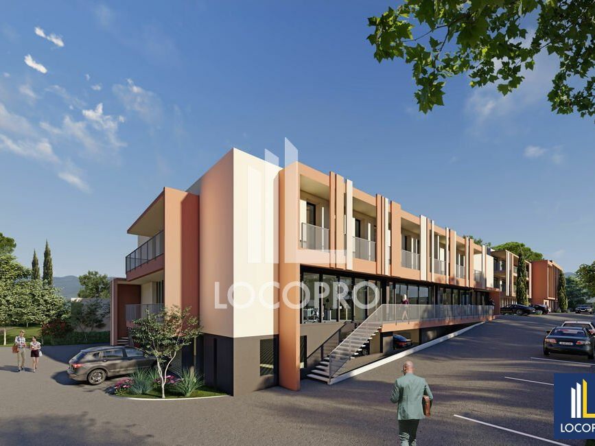 A VENDRE VEFA - BUREAUX - 1365 M2 DIVISIBLES - ROQUEBRUNE SUR ARGENS