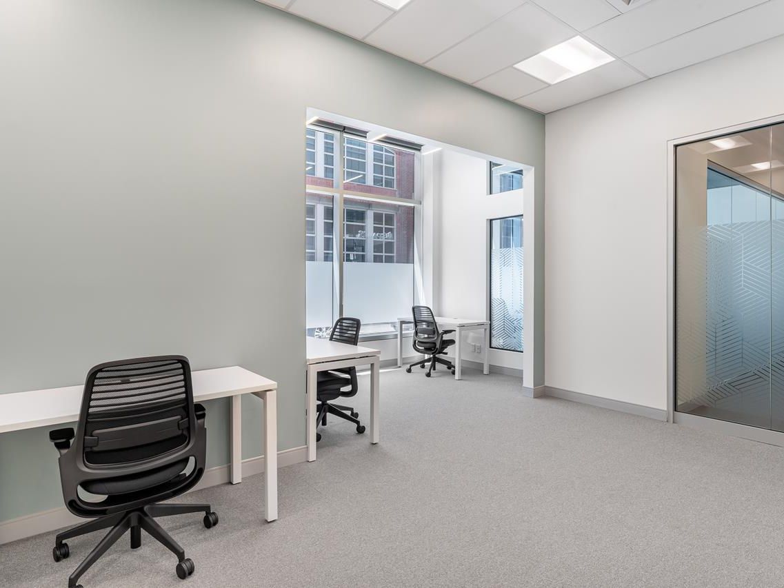 Spaces City Multimedia 5015 Montreal Canada Large Office Without People