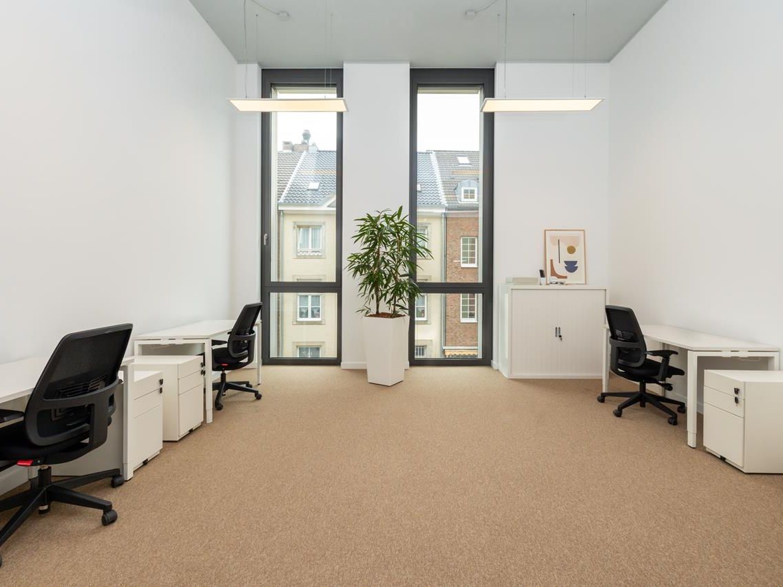 Spaces Andreas Quartier 4606 Dusseldorf Germany Large Office