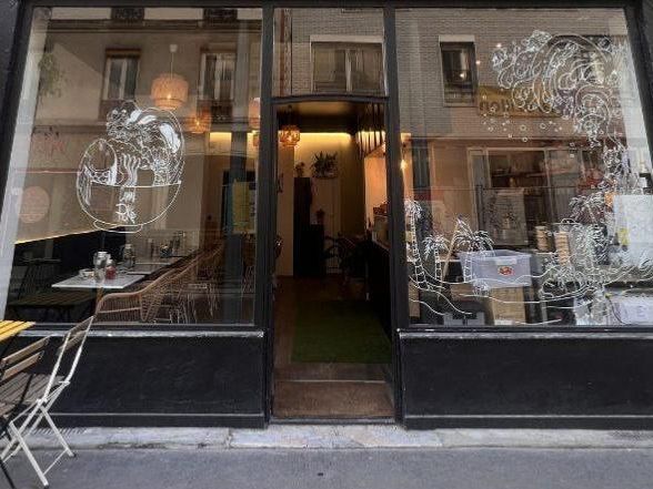 Location boutique 94 m² à Paris