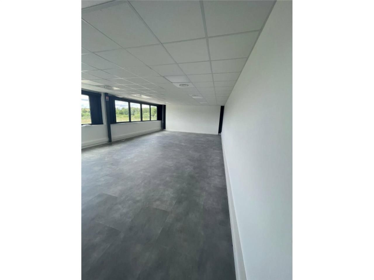 BERNOLSHEIM - CELLULES ACTIVITE MIXTE - 300 m² activité + 70 m² de bureaux