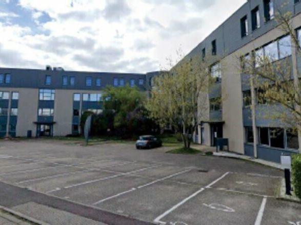 Location bureaux 174.7 m² non divisibles