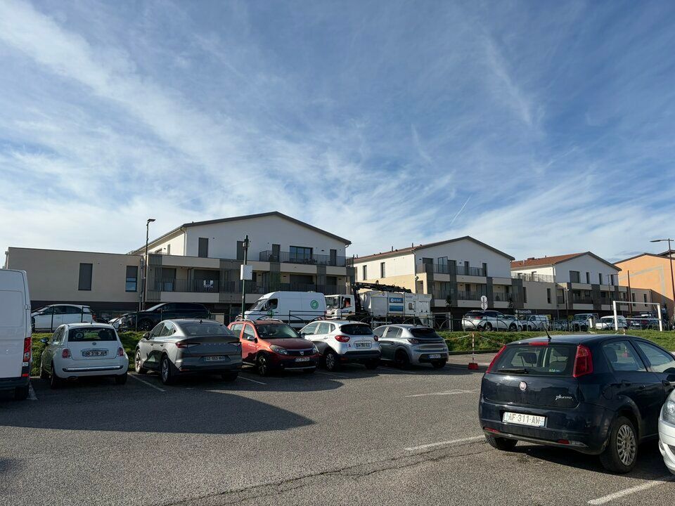 Location local commercial 117.77 m² non divisibles