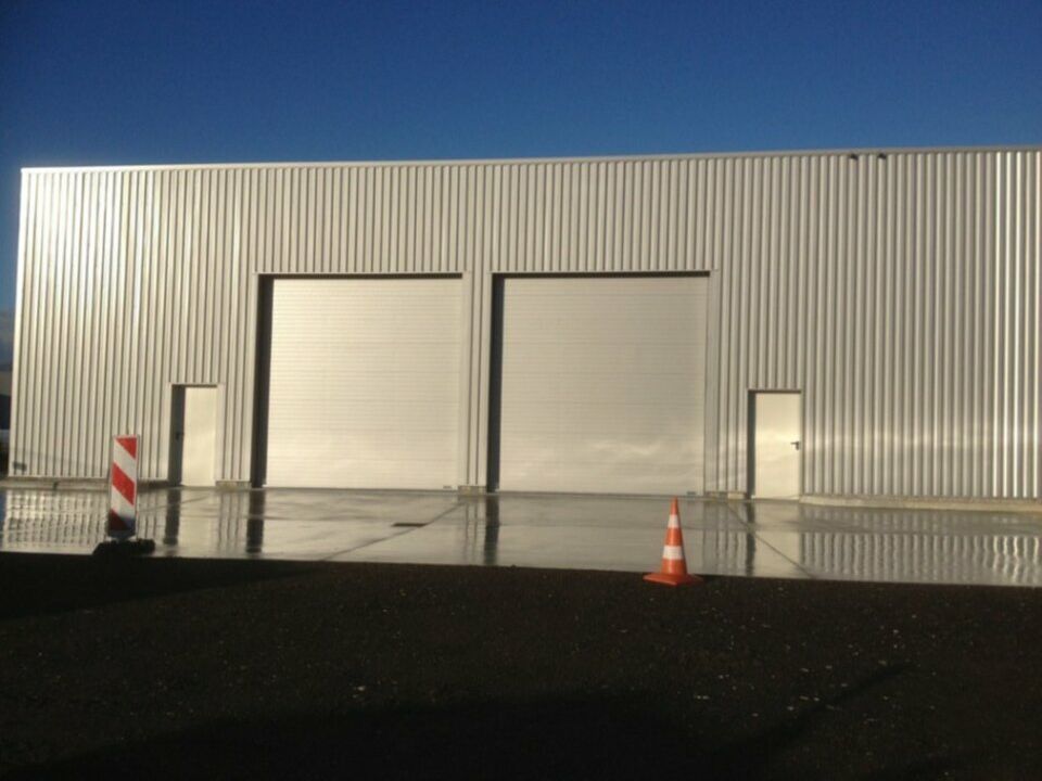 Location activité/entrepôt - 920 m²