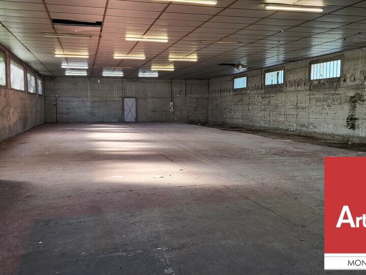 BAIX - PROCHE DE LA CENTRALE DE CRUAS - A LOUER ENTREPOT DE 543 M2