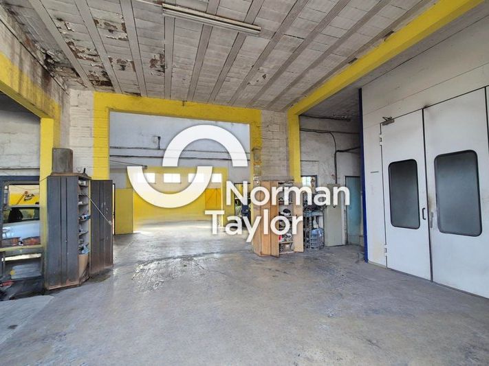 Vente local d''activites 1000 m² non divisibles