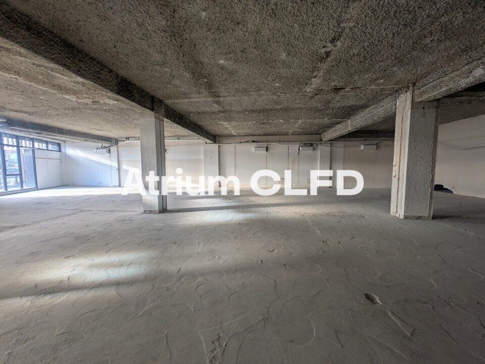 Location local commercial 380 m² non divisibles