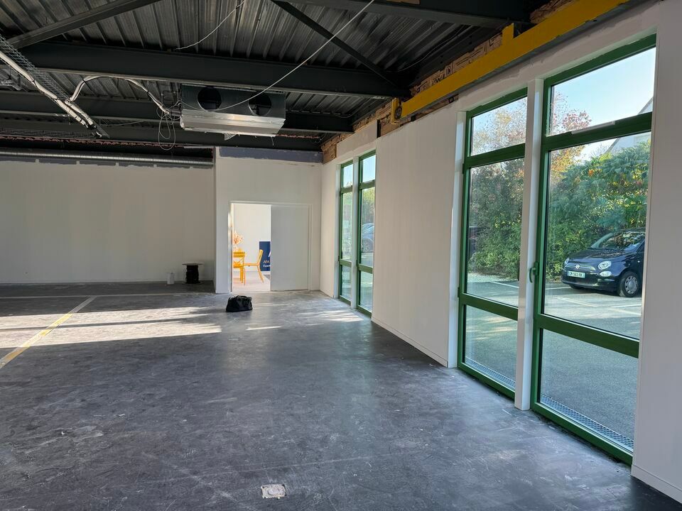 FONDETTES BUREAUX A LOUER 80 M² CONTEMPORAIN CLASSE ARCHITECTURE