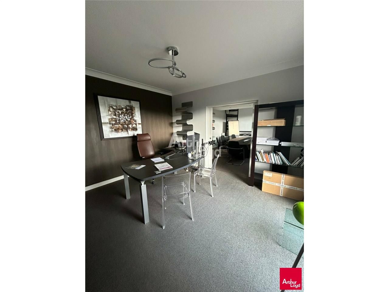 CHATEAUBOURG - BUREAUX A LOUER - 131 M² 